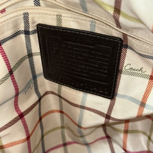 Vintage Coach Black Leather Hobo Shoulder Bag with Brass Hardware - Picture 7 of 7